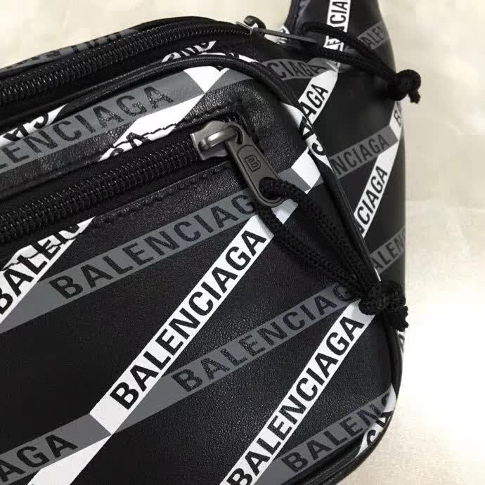 BALENCIAG巴黎世家 專櫃同步更新 塗鴉胸包腰包 簡約兩用包 可做胸包或者腰包  BL1130